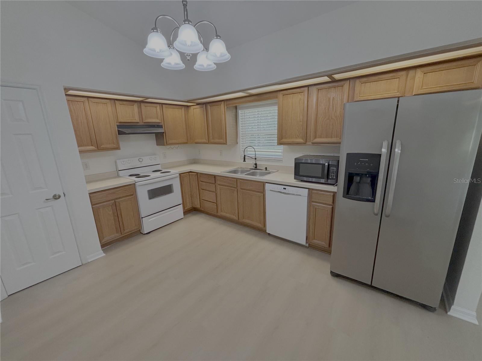 EMERALD POINT - Residential Lease