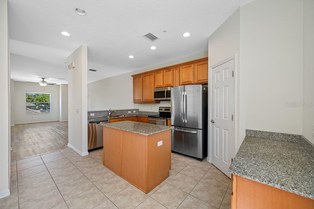 BAYOU GRANDE TOWNHOM - Residential Lease