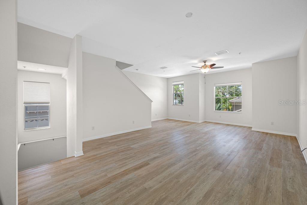 BAYOU GRANDE TOWNHOM - Residential Lease