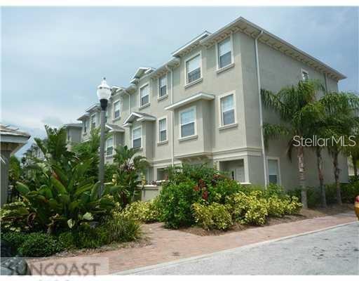BAYOU GRANDE TOWNHOM - Residential Lease