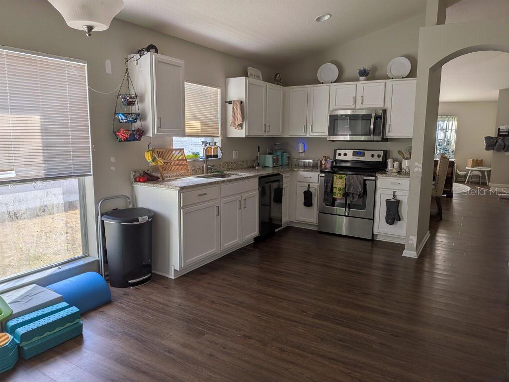 OAKS AT VALRICO - Residential
