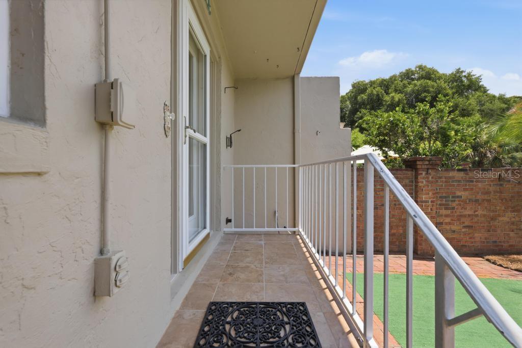 YORKFIELD SQUARE CONDO - Residential