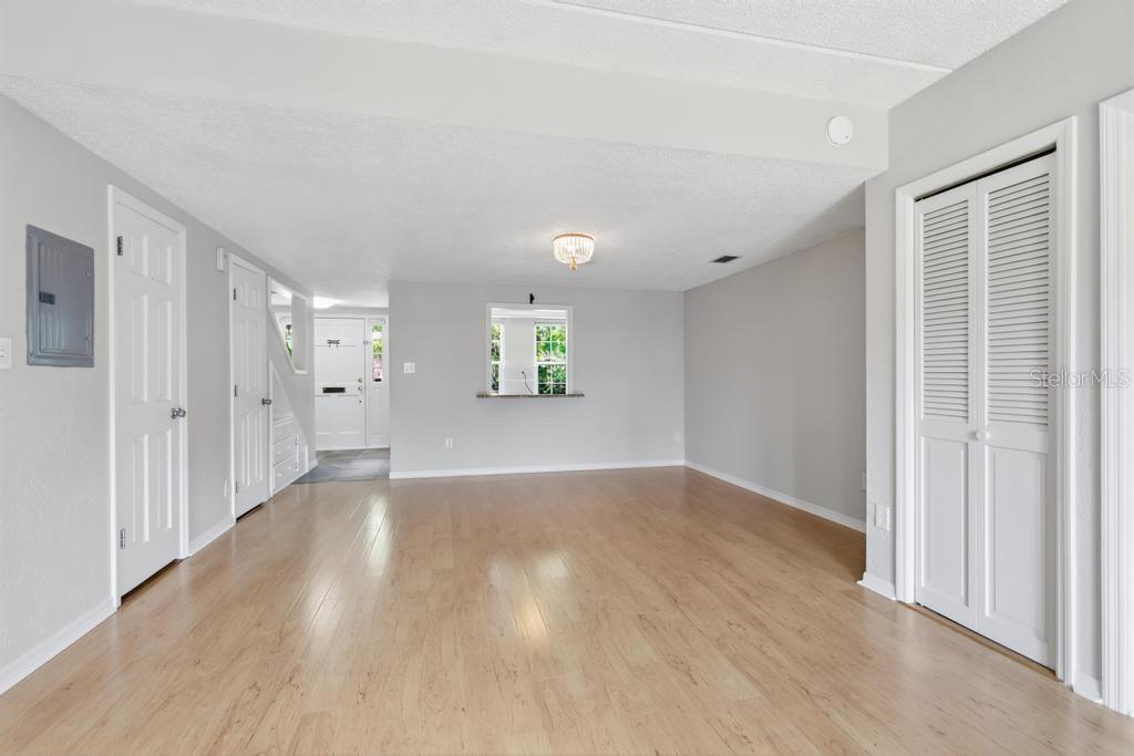 YORKFIELD SQUARE CONDO - Residential