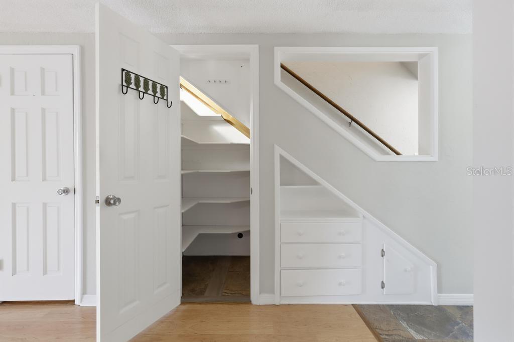 YORKFIELD SQUARE CONDO - Residential