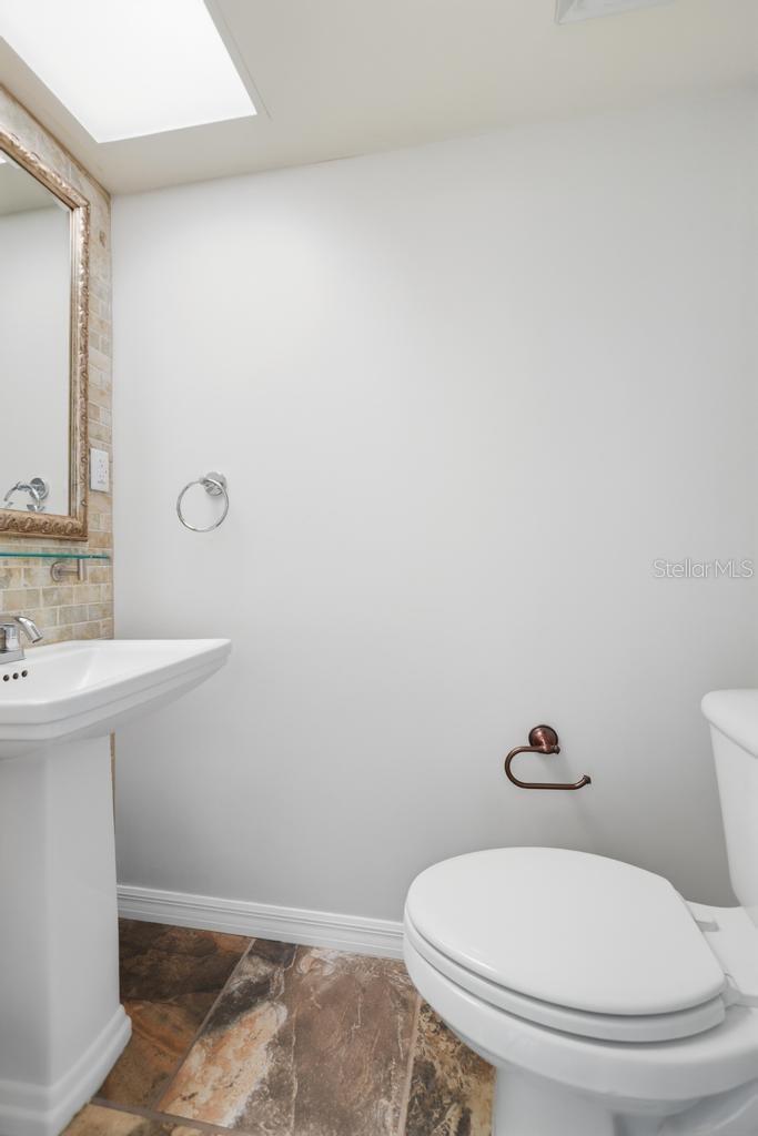 YORKFIELD SQUARE CONDO - Residential