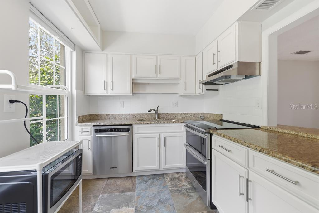 YORKFIELD SQUARE CONDO - Residential