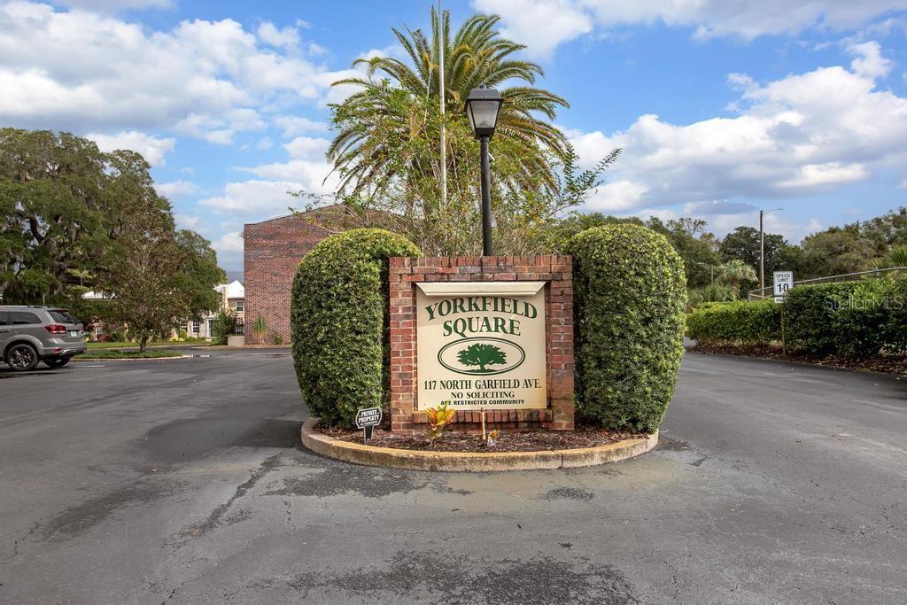 YORKFIELD SQUARE CONDO - Residential