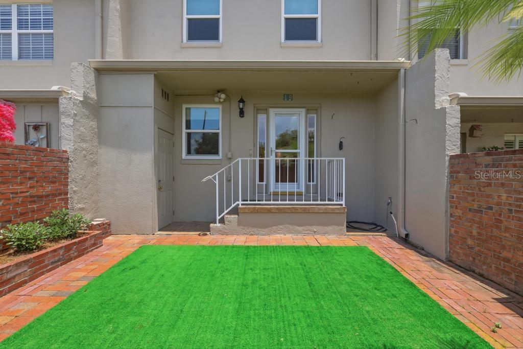 YORKFIELD SQUARE CONDO - Residential