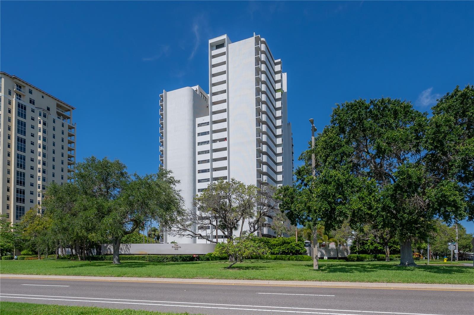 THE PINNACLE APTS A CONDO - Residential