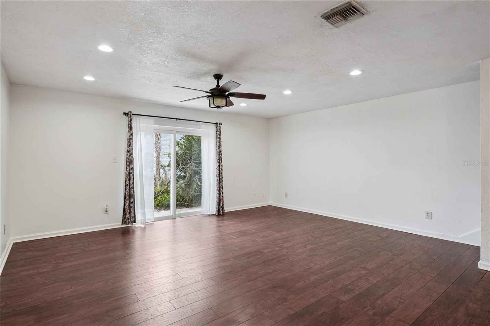 STRATFORD A WINTER PARK CONDO - Residential
