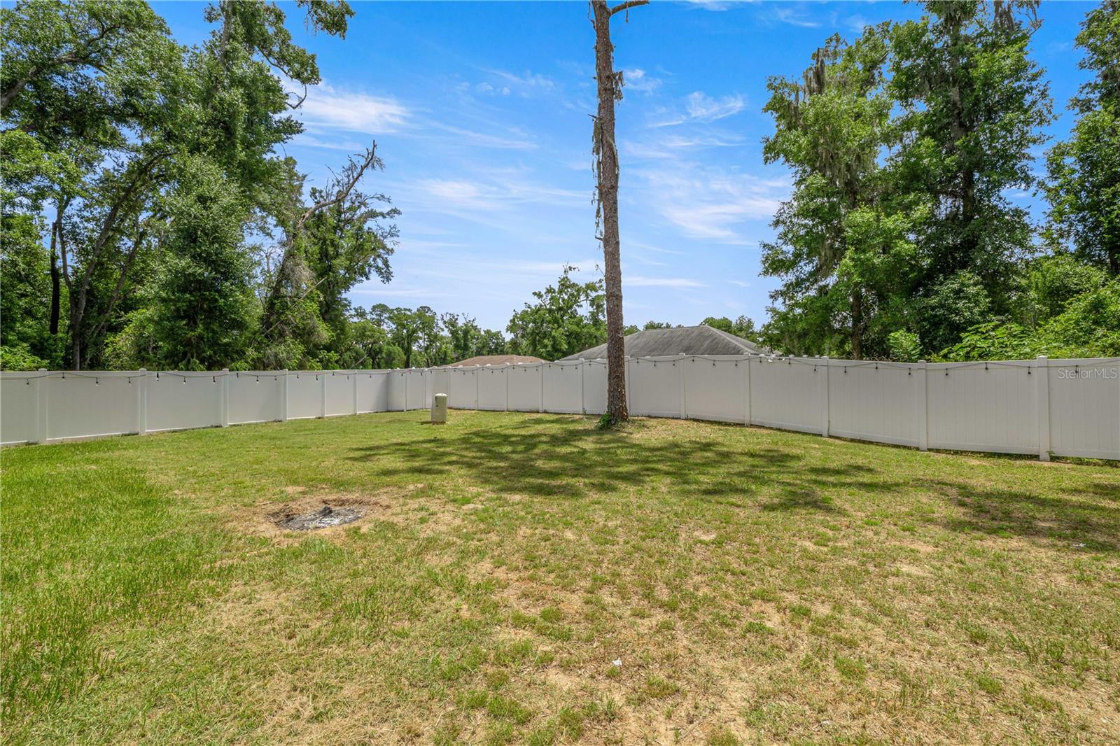 BELLEVIEWS SUNNY SKIES - Residential