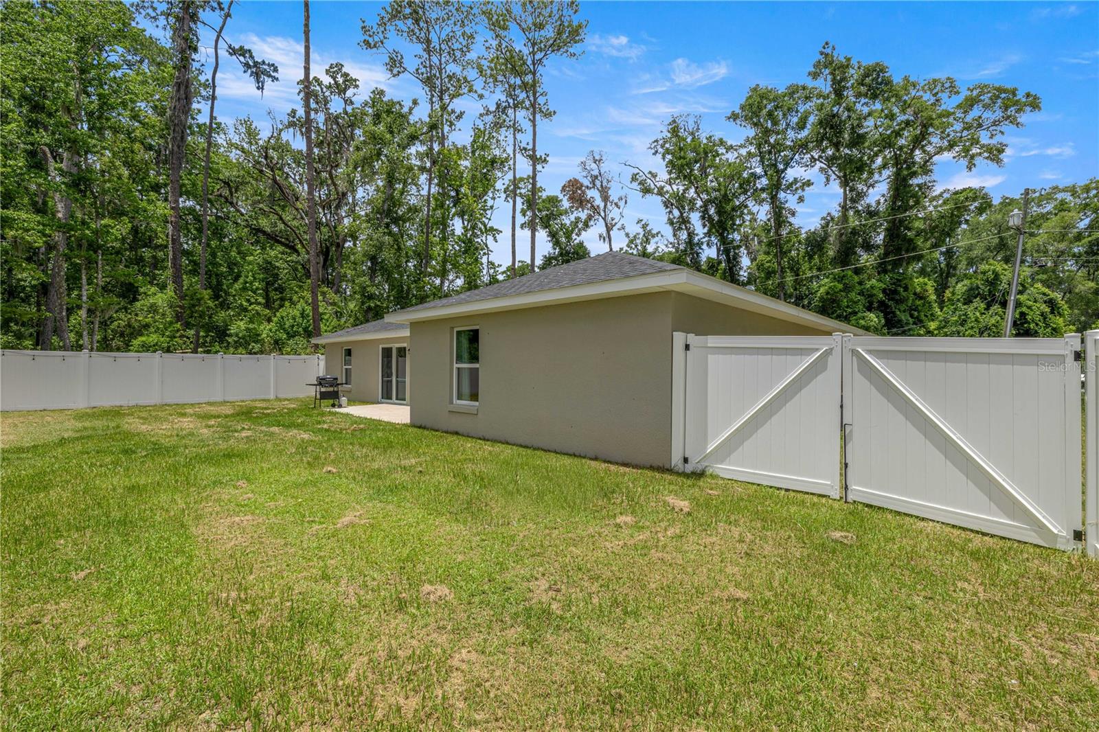 BELLEVIEWS SUNNY SKIES - Residential
