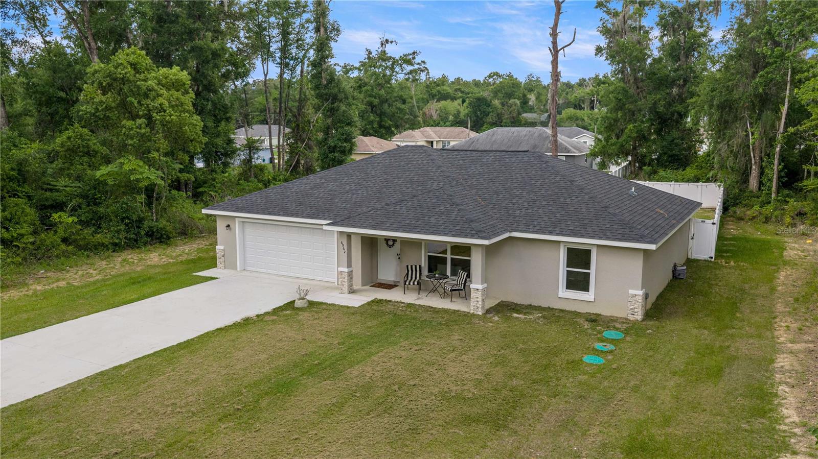 BELLEVIEWS SUNNY SKIES - Residential