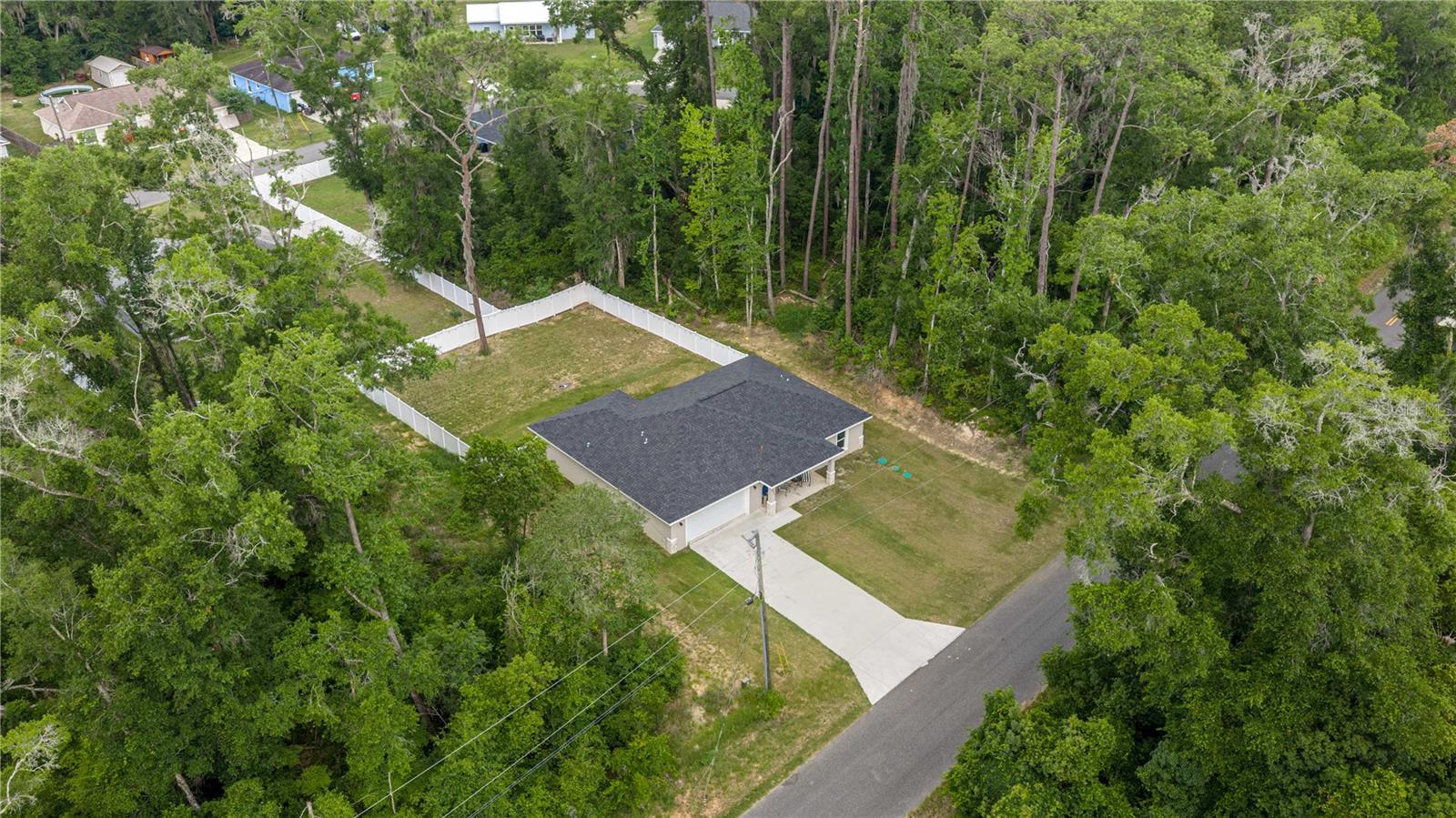 BELLEVIEWS SUNNY SKIES - Residential