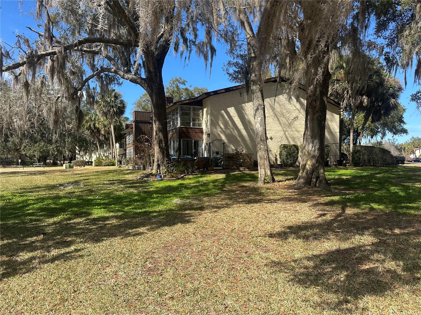 FAIRWAYS/SILVER SPGS SHORES CO - Residential