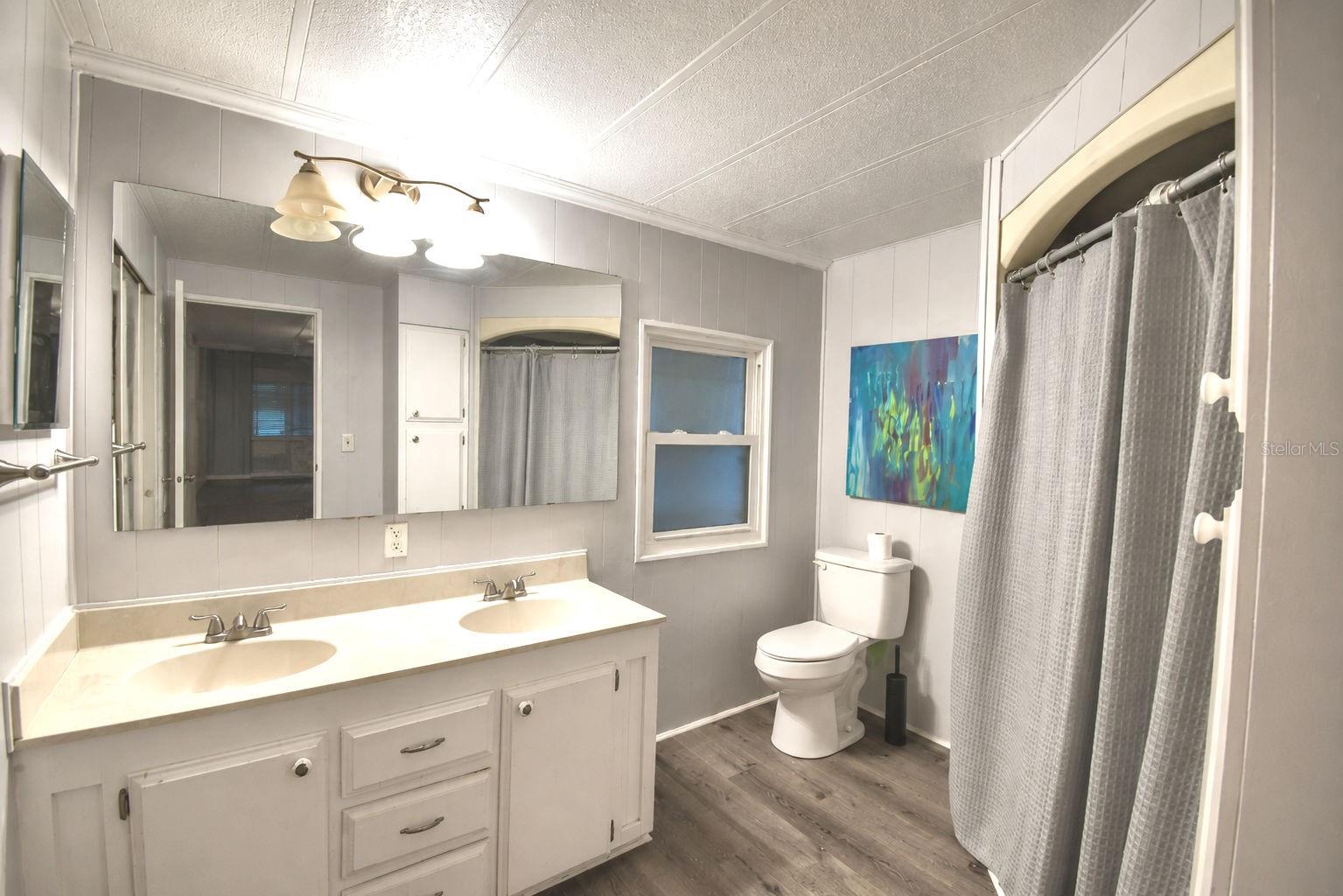 OAKWOOD ESTATES - Residential