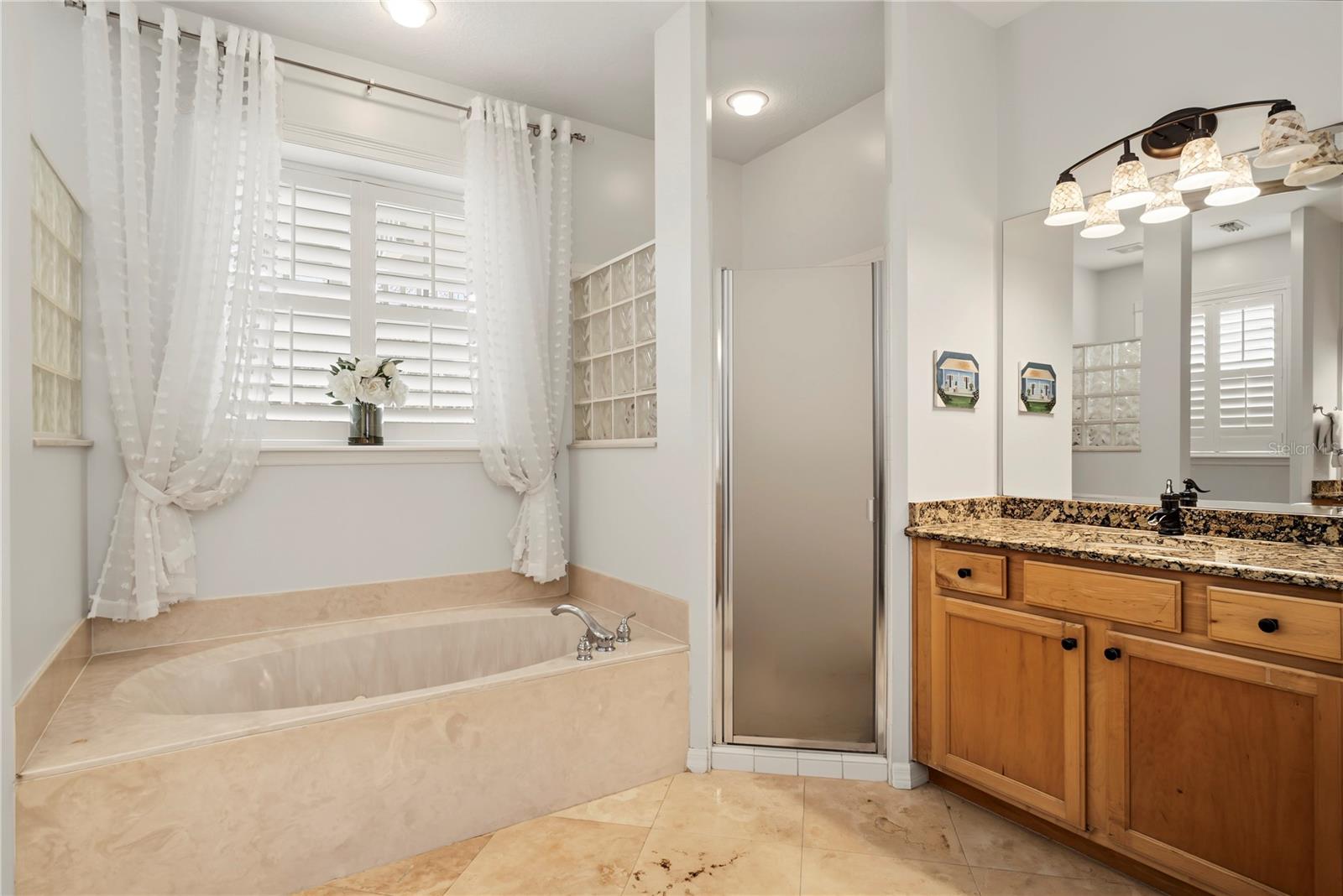 HILLCREST - Residential