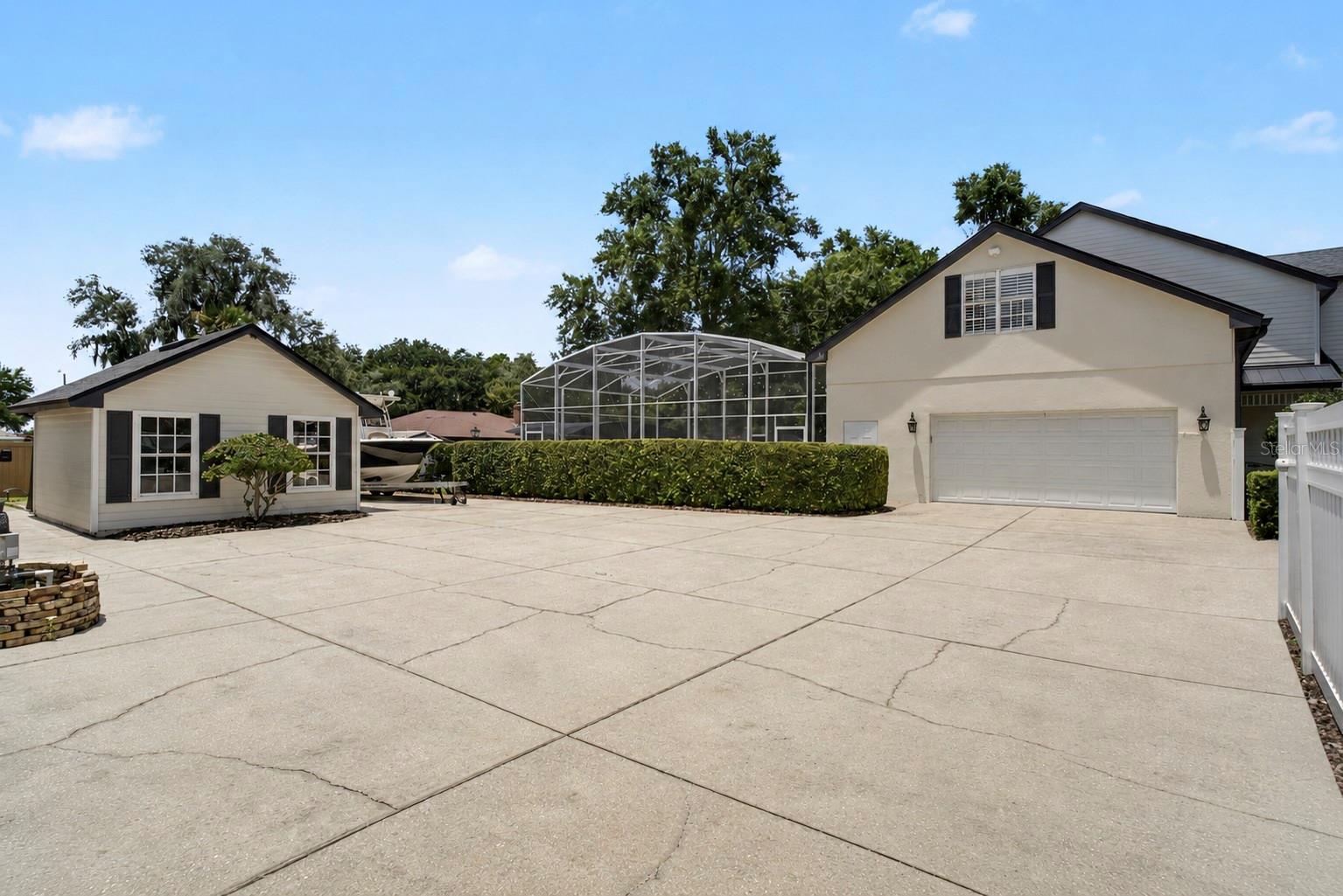 HILLCREST - Residential