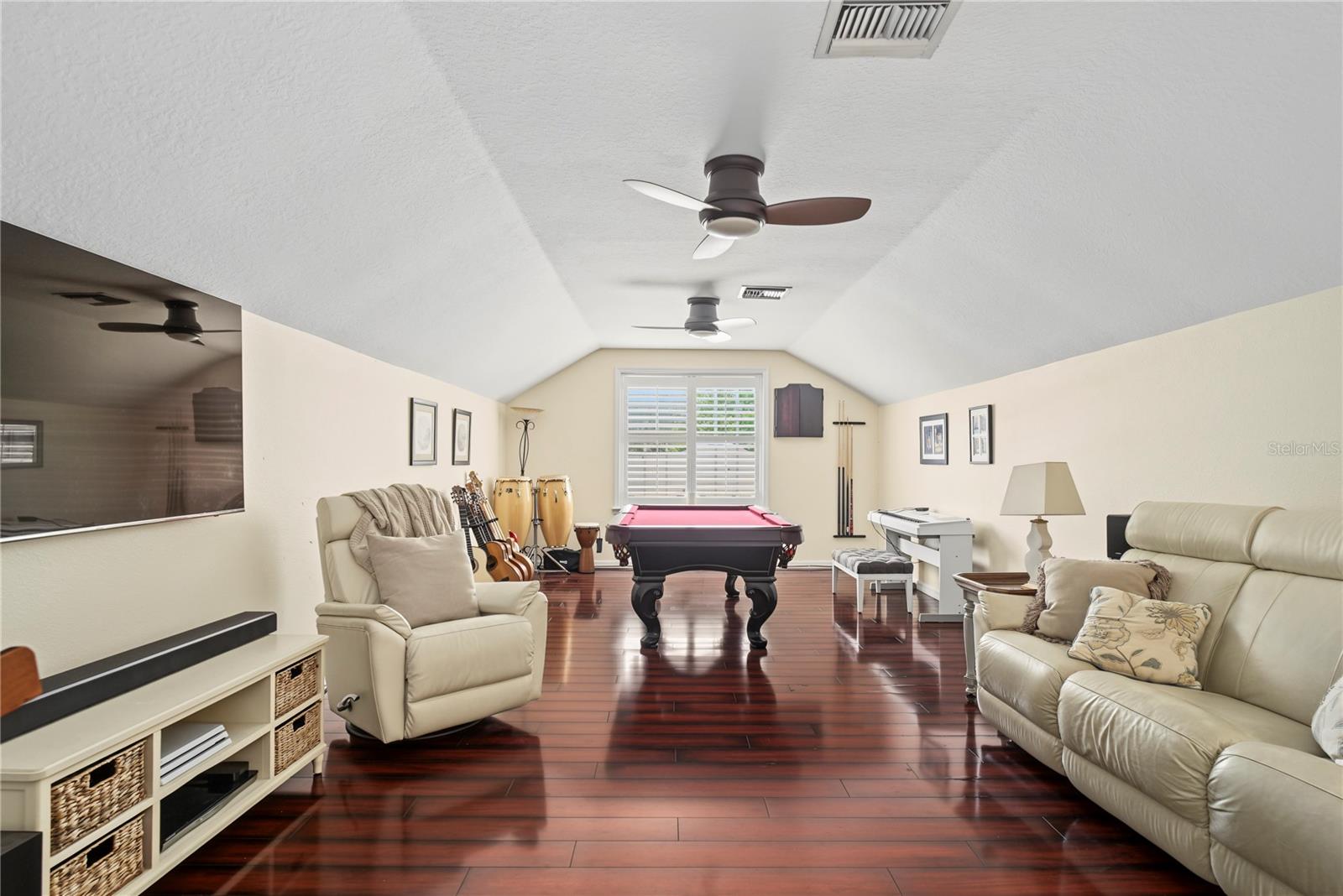 HILLCREST - Residential