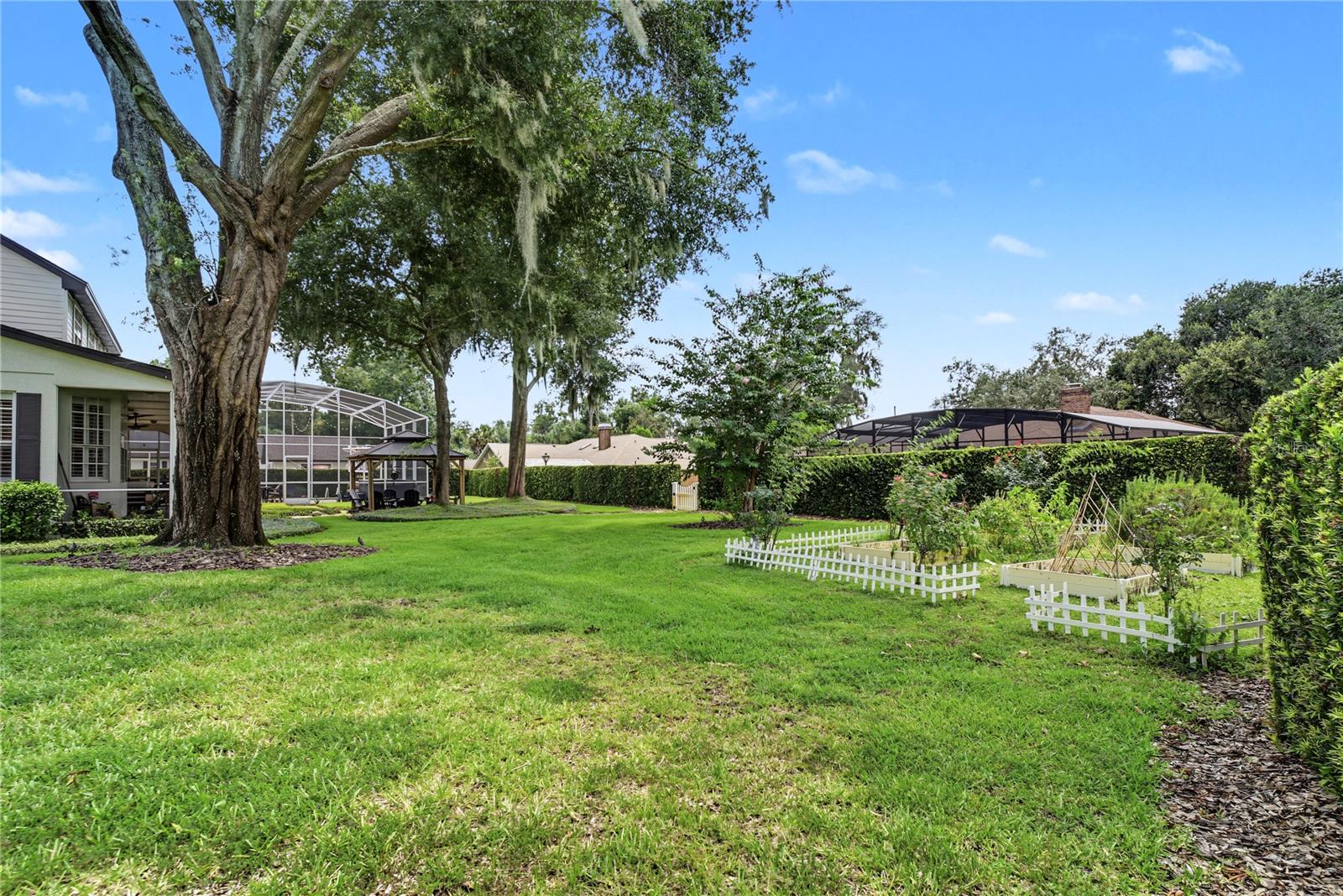 HILLCREST - Residential