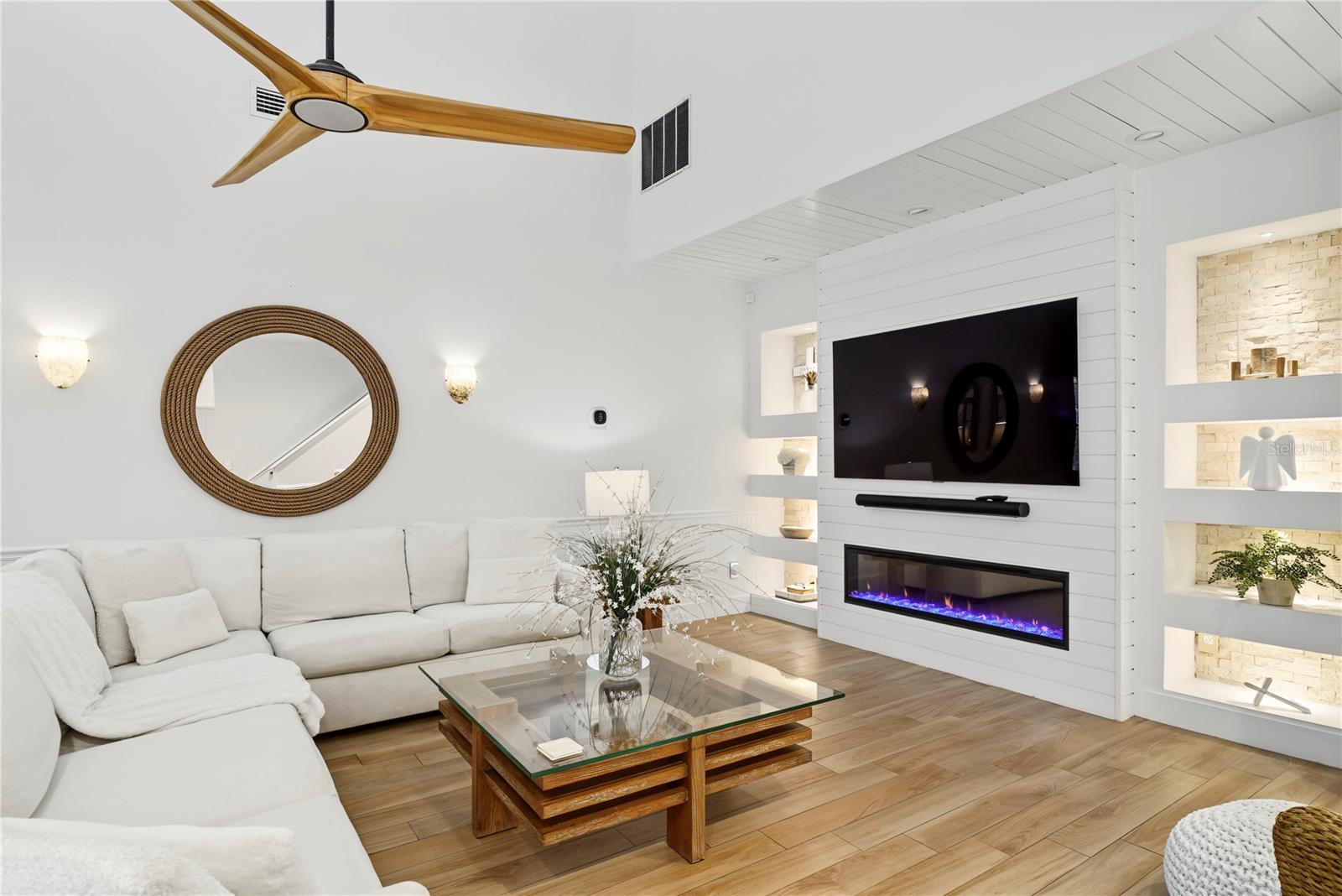 HILLCREST - Residential