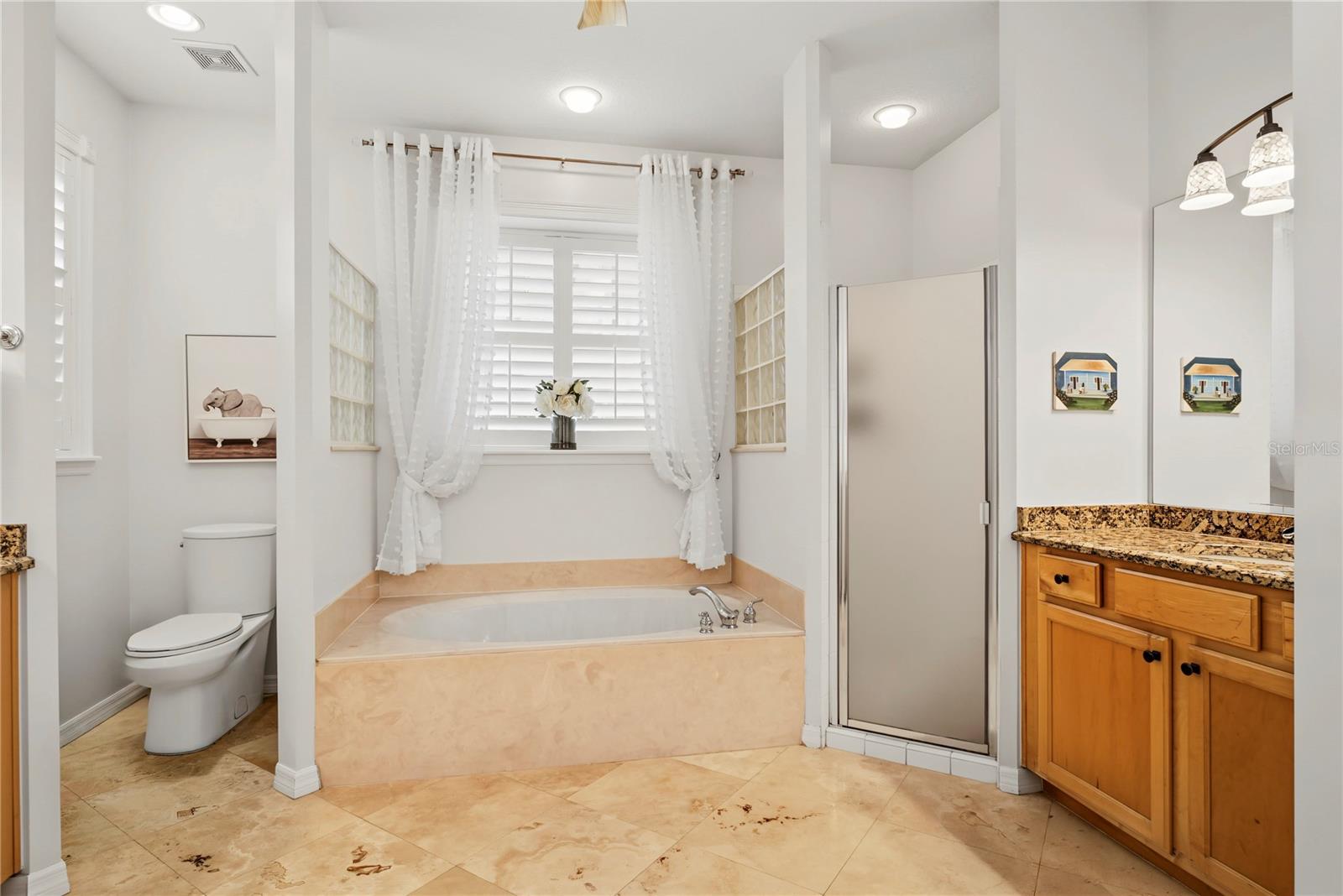 HILLCREST - Residential
