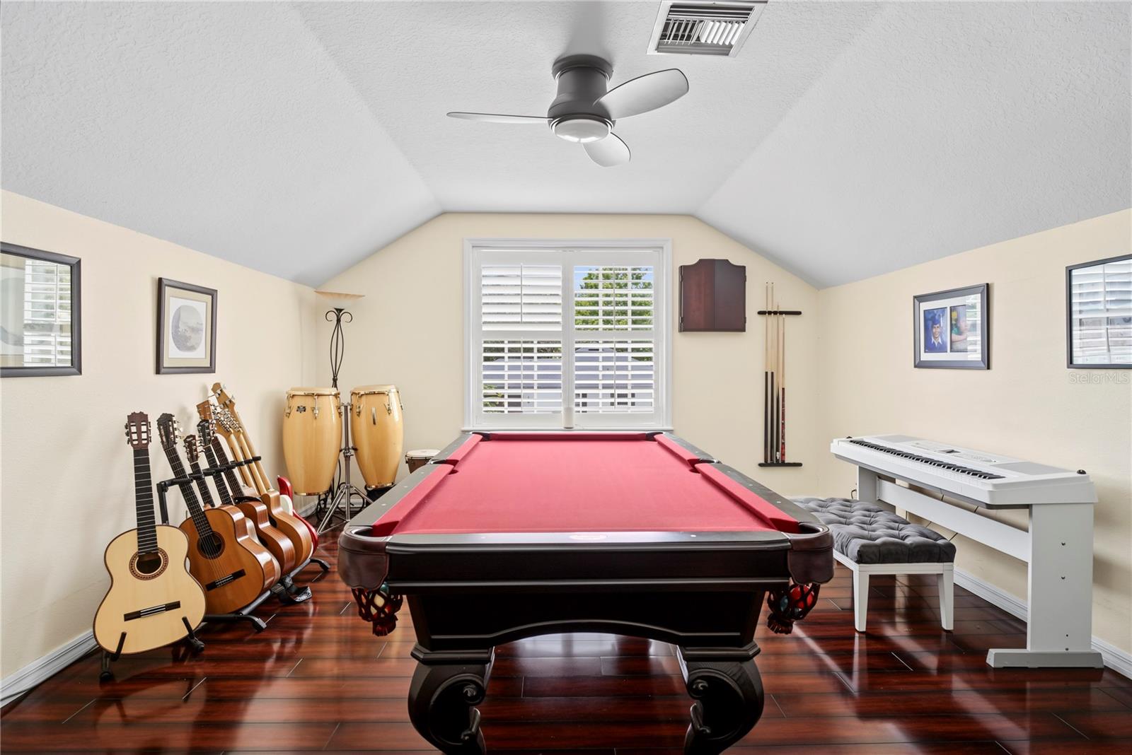 HILLCREST - Residential
