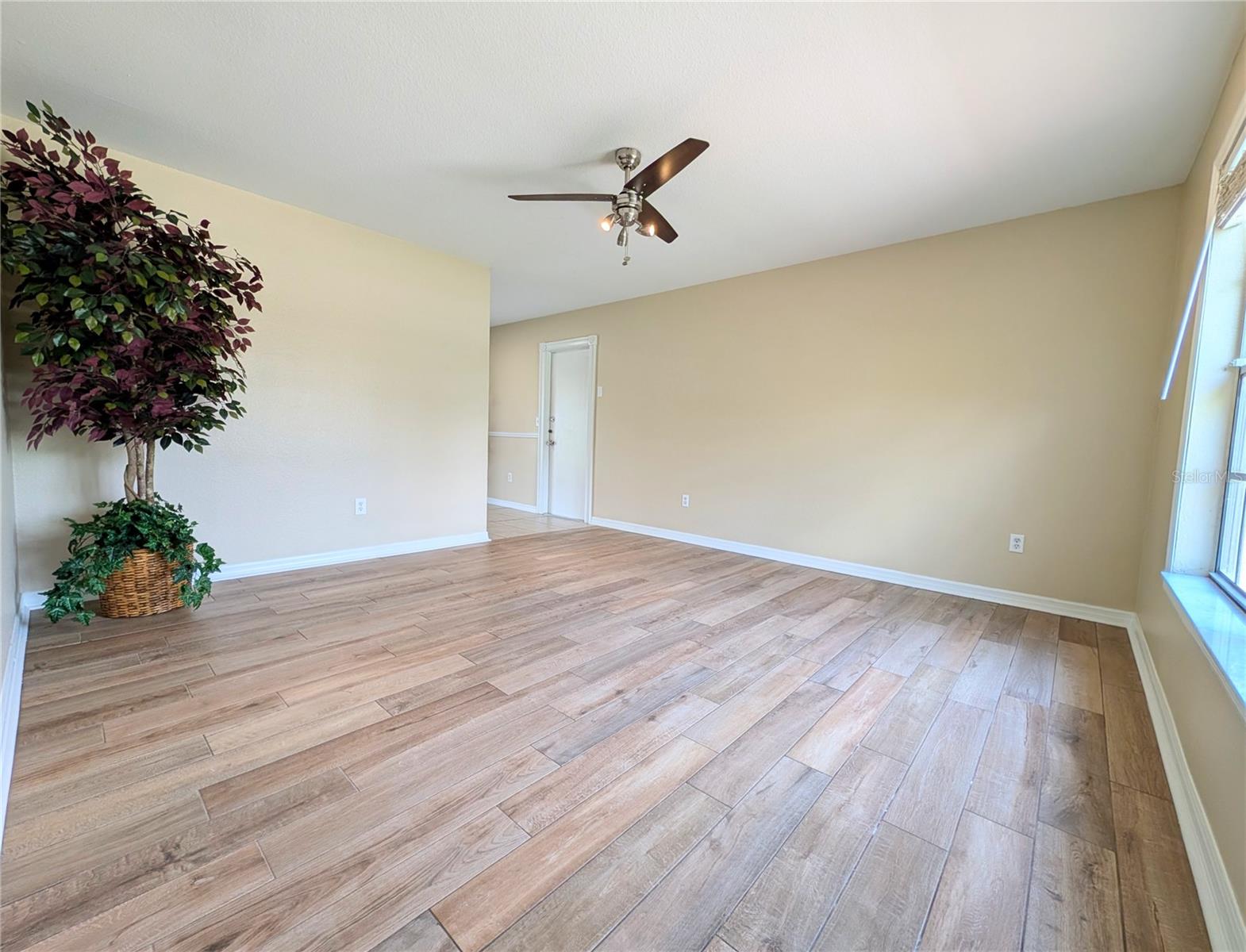 PORT CHARLOTTE SUB 52 - Residential Lease