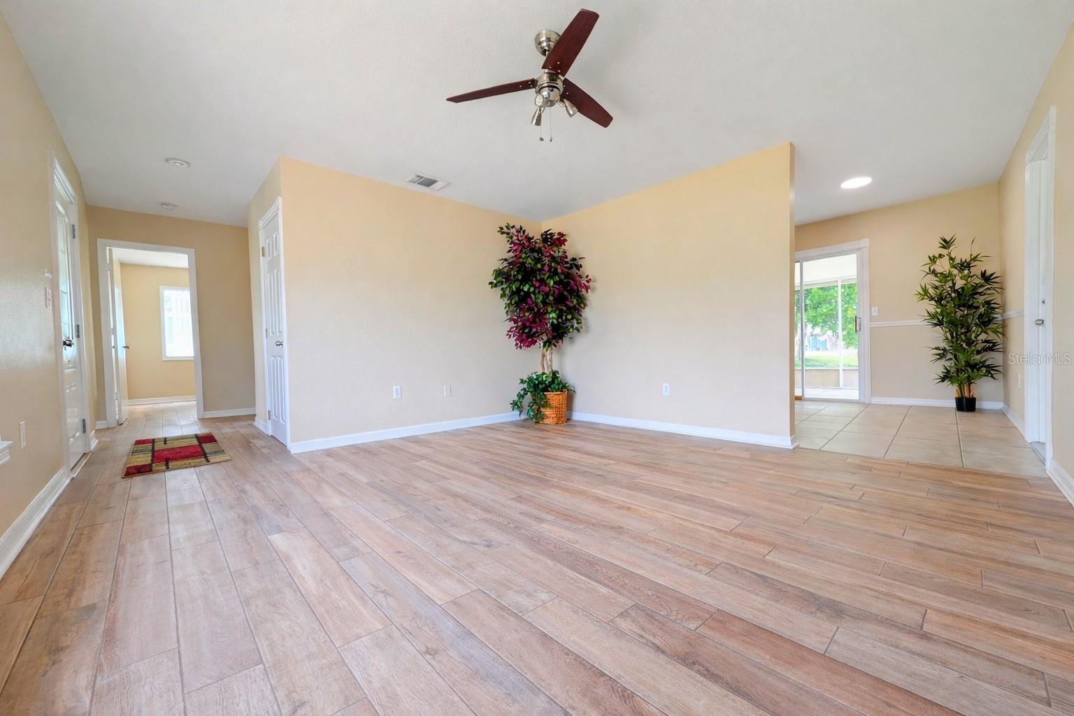 PORT CHARLOTTE SUB 52 - Residential Lease