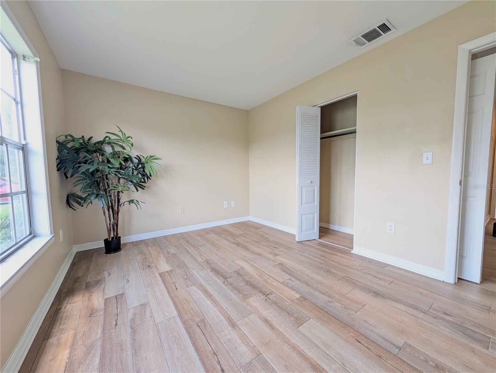 PORT CHARLOTTE SUB 52 - Residential Lease