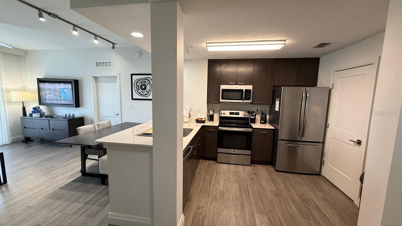 GROVE RESIDENCE & SPA HOTEL CONDO 3 - Residential