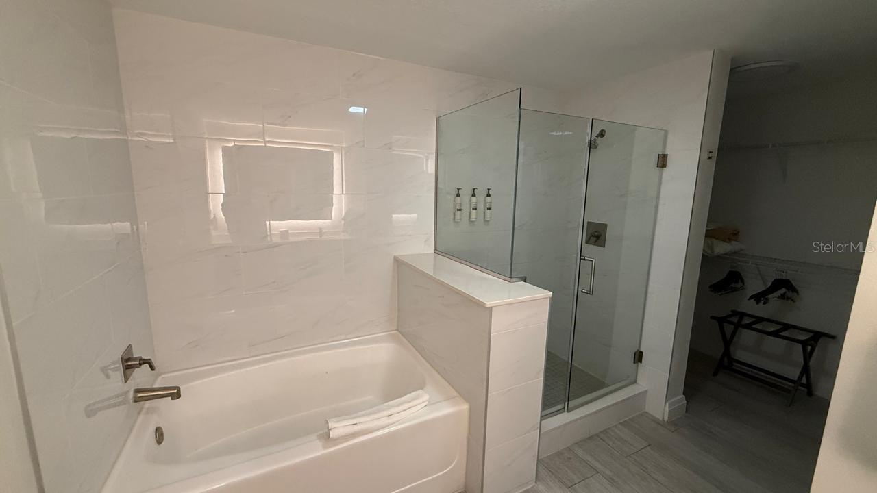 GROVE RESIDENCE & SPA HOTEL CONDO 3 - Residential