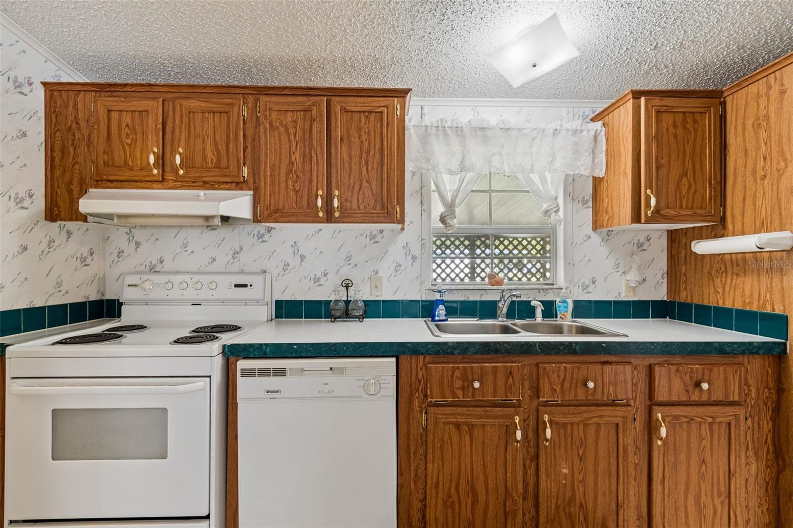 PALM ESTATES 3RD ADD - Residential