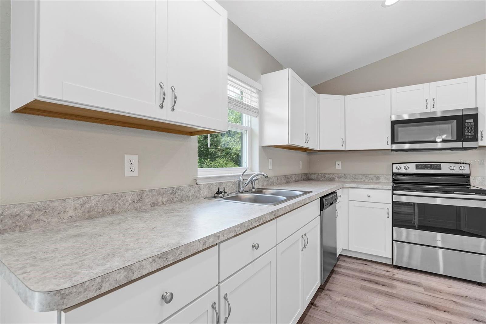 RAINBOW LAKES ESTATE - Residential