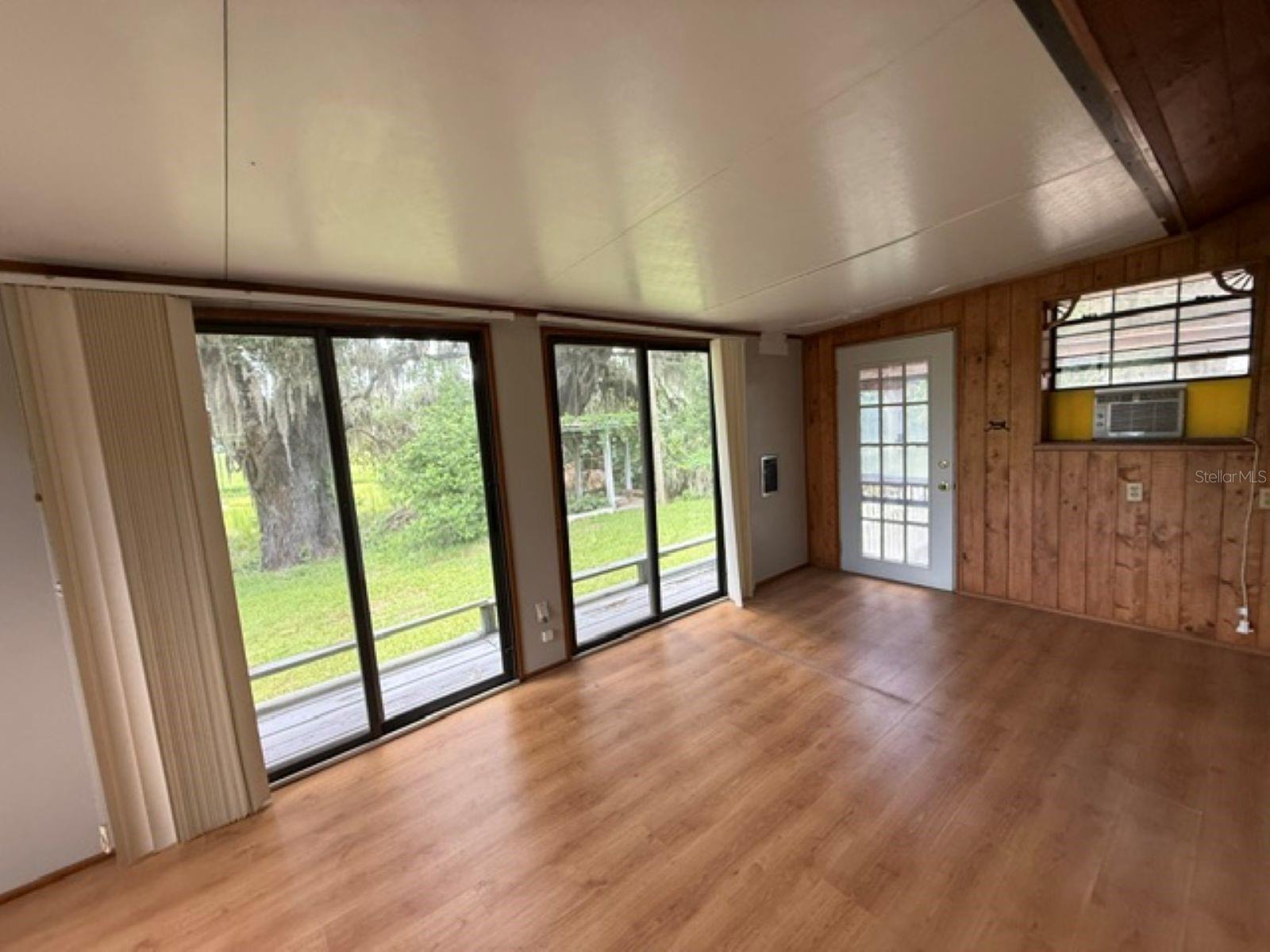 QUAIL LAKE - Residential
