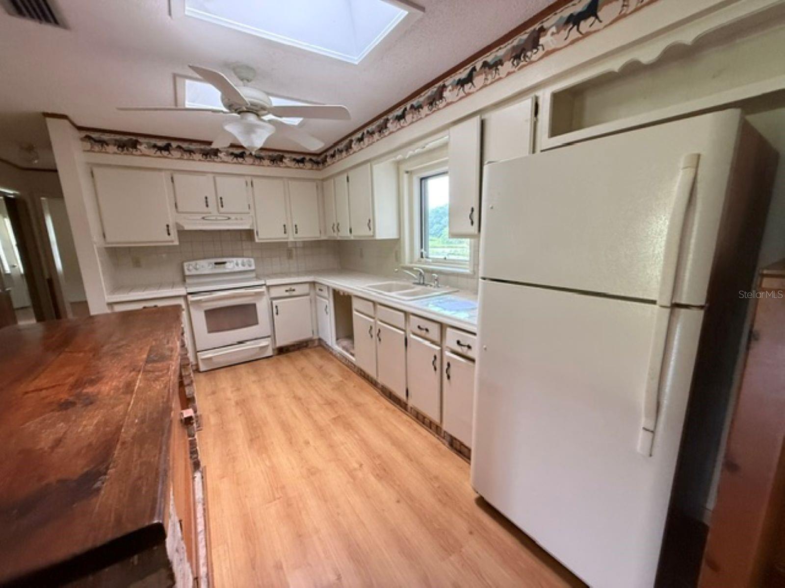 QUAIL LAKE - Residential