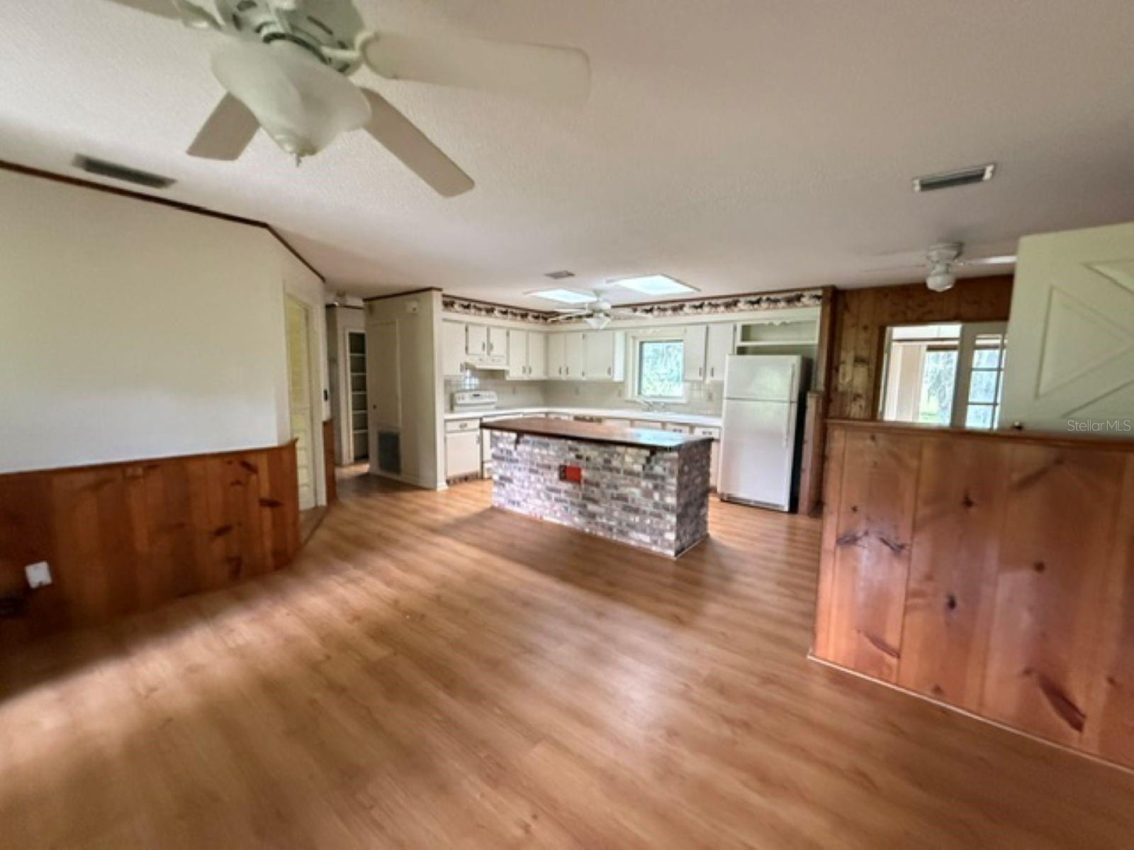 QUAIL LAKE - Residential