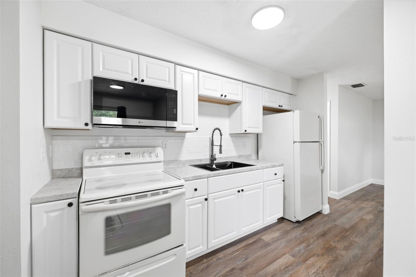 HILLSBORO PARK - Residential