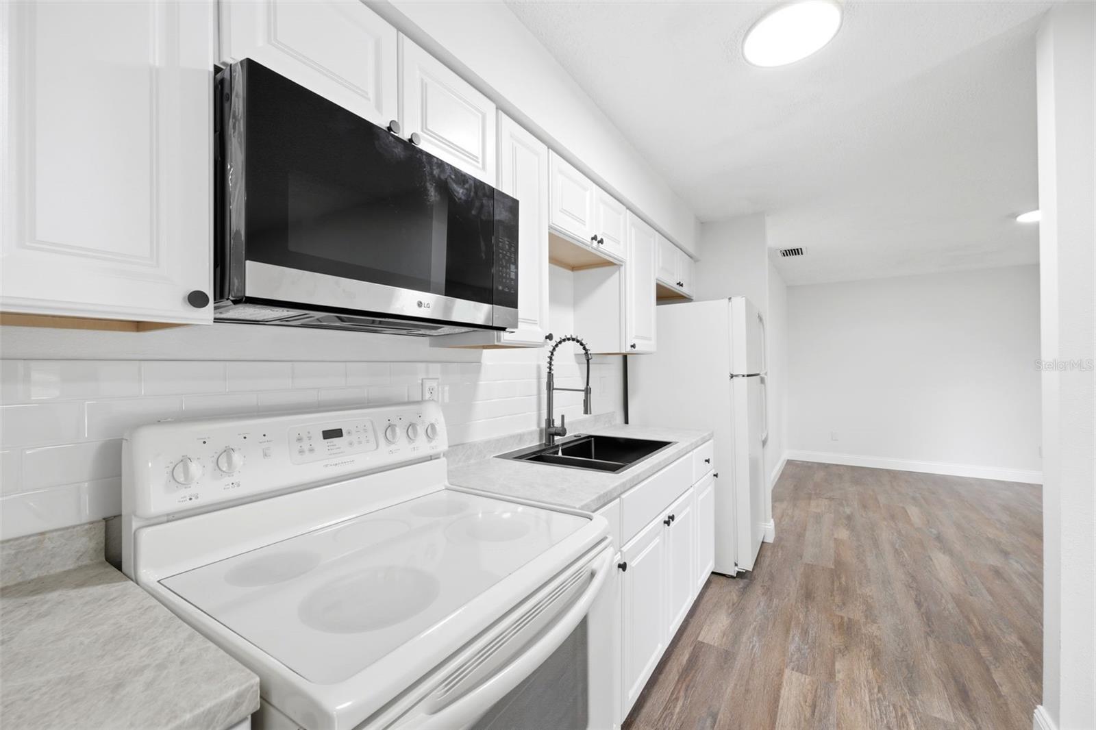 HILLSBORO PARK - Residential