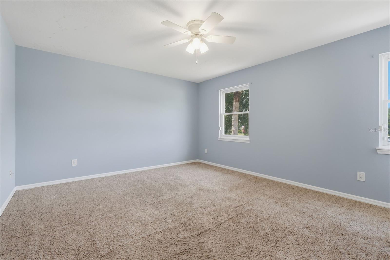 WHISPERING WINDS - Residential
