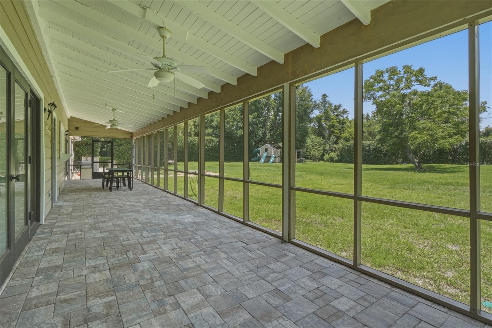 WHISPERING WINDS - Residential