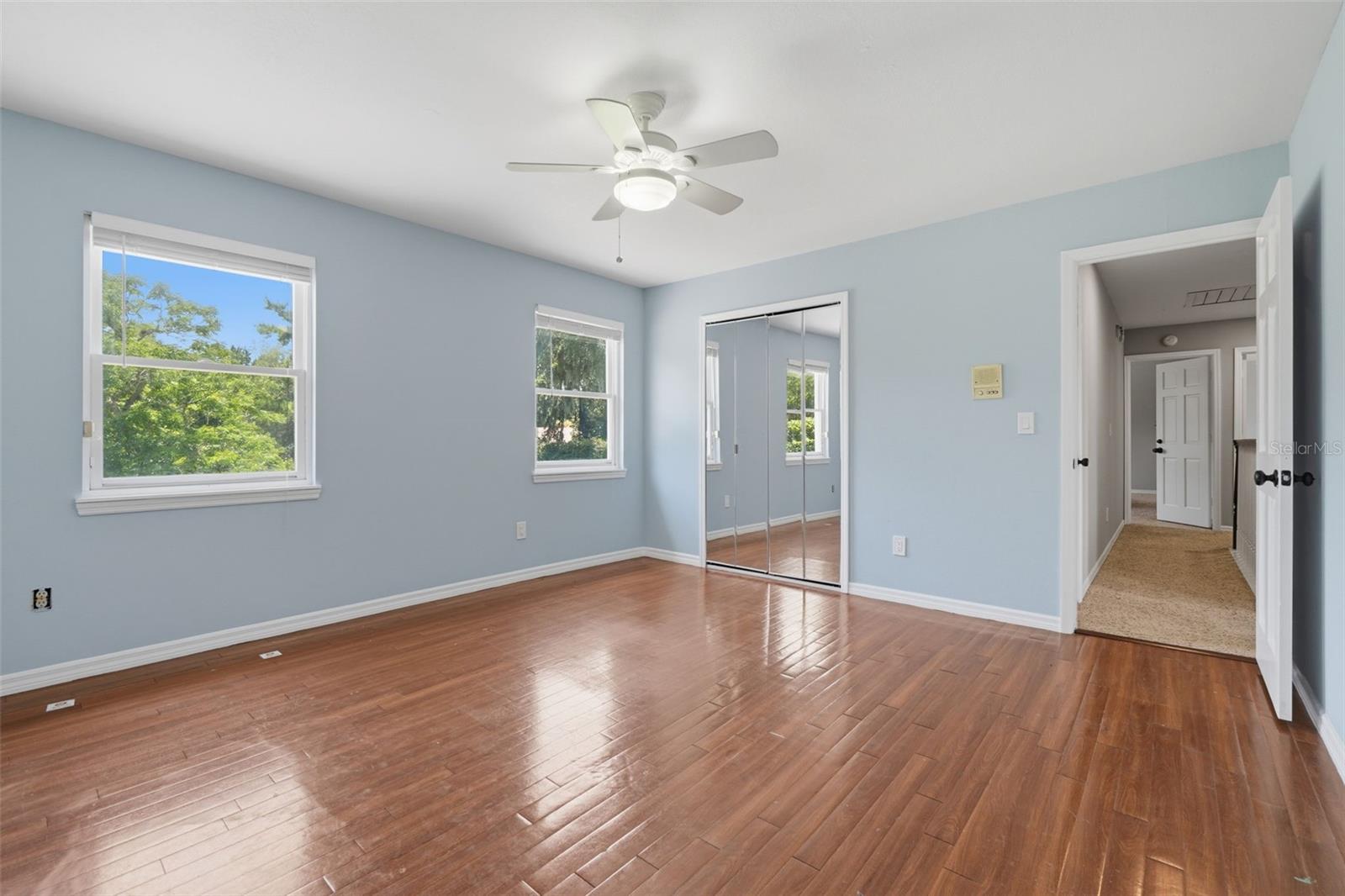 WHISPERING WINDS - Residential