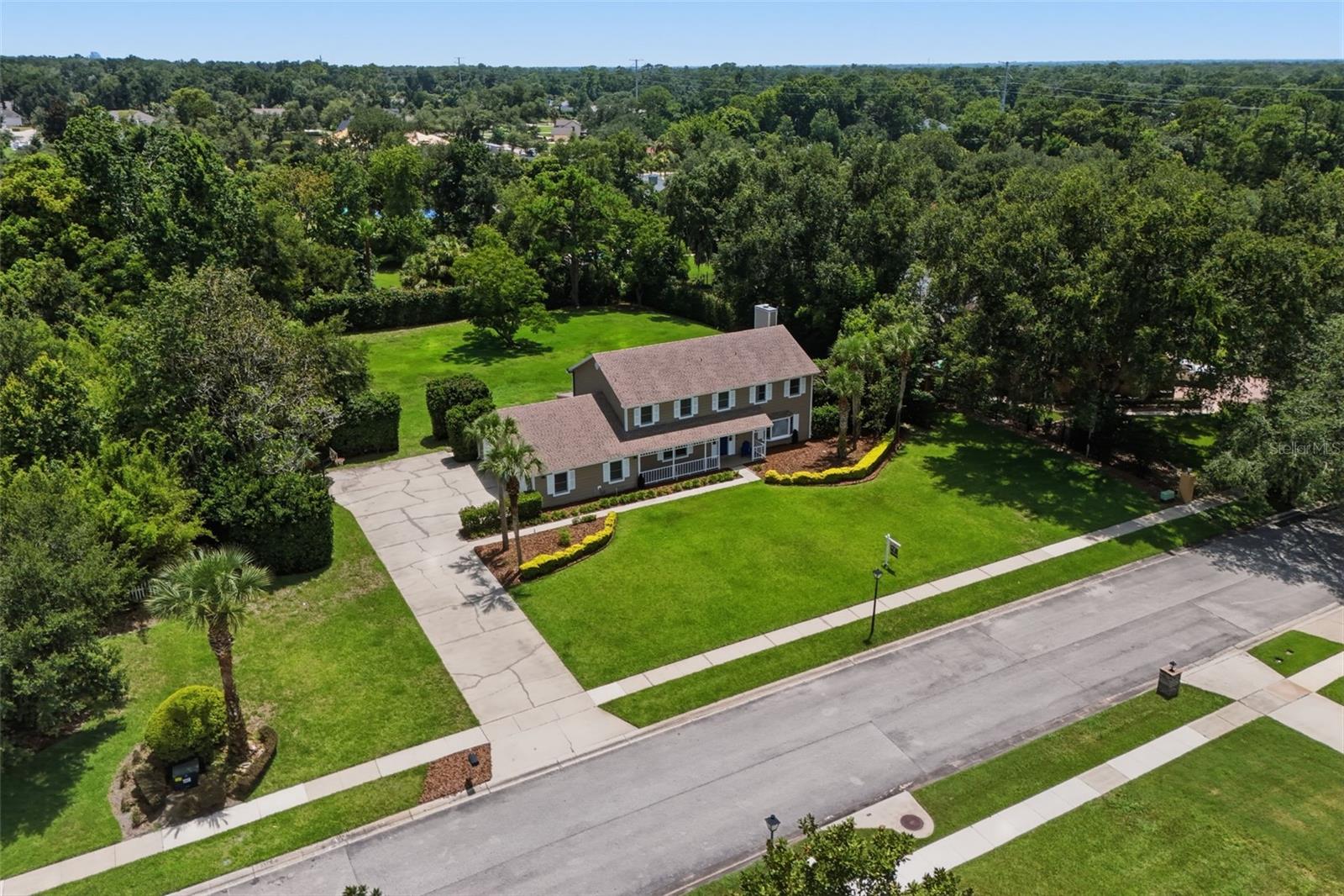 WHISPERING WINDS - Residential