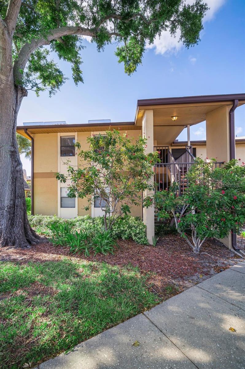 BELLA VISTA ON LAKE - Residential
