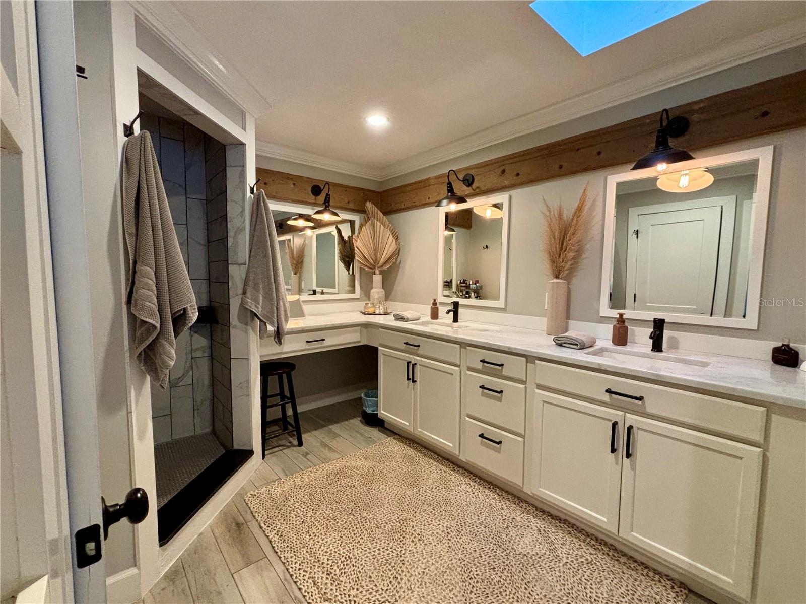 RIVER OAKS - Residential