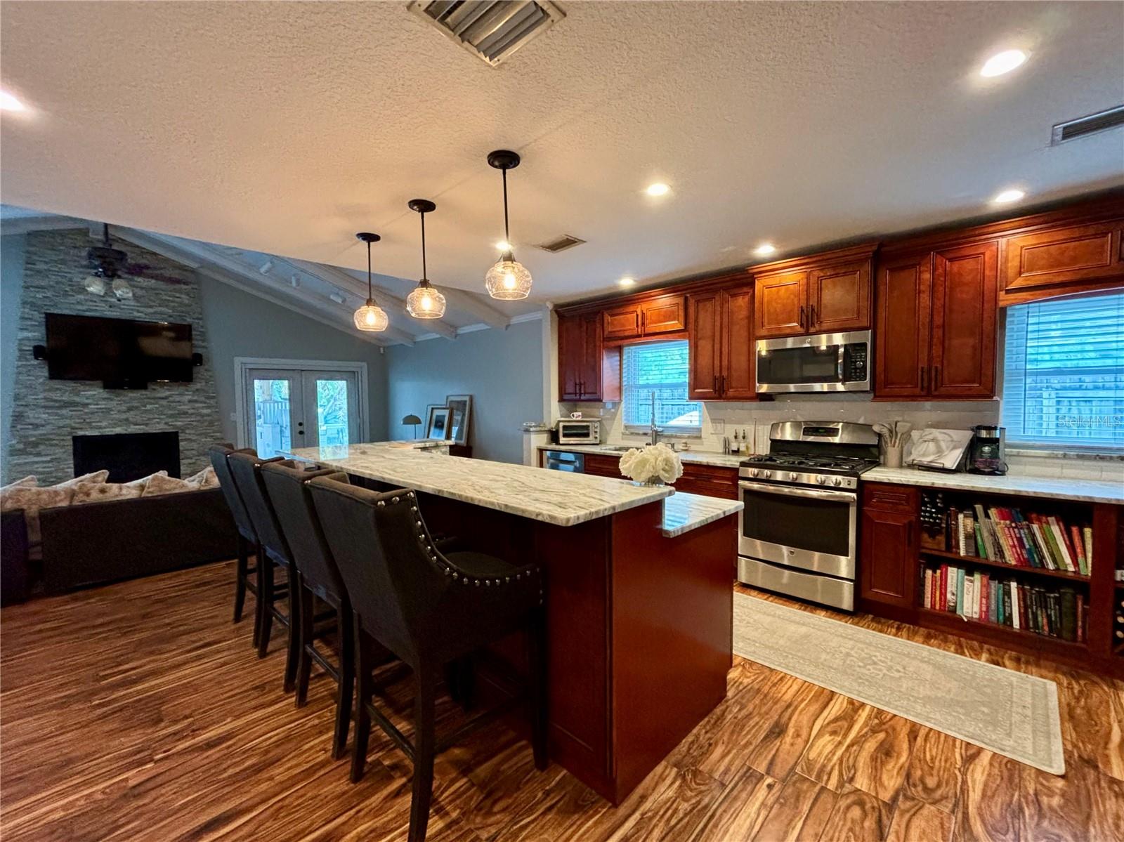 RIVER OAKS - Residential