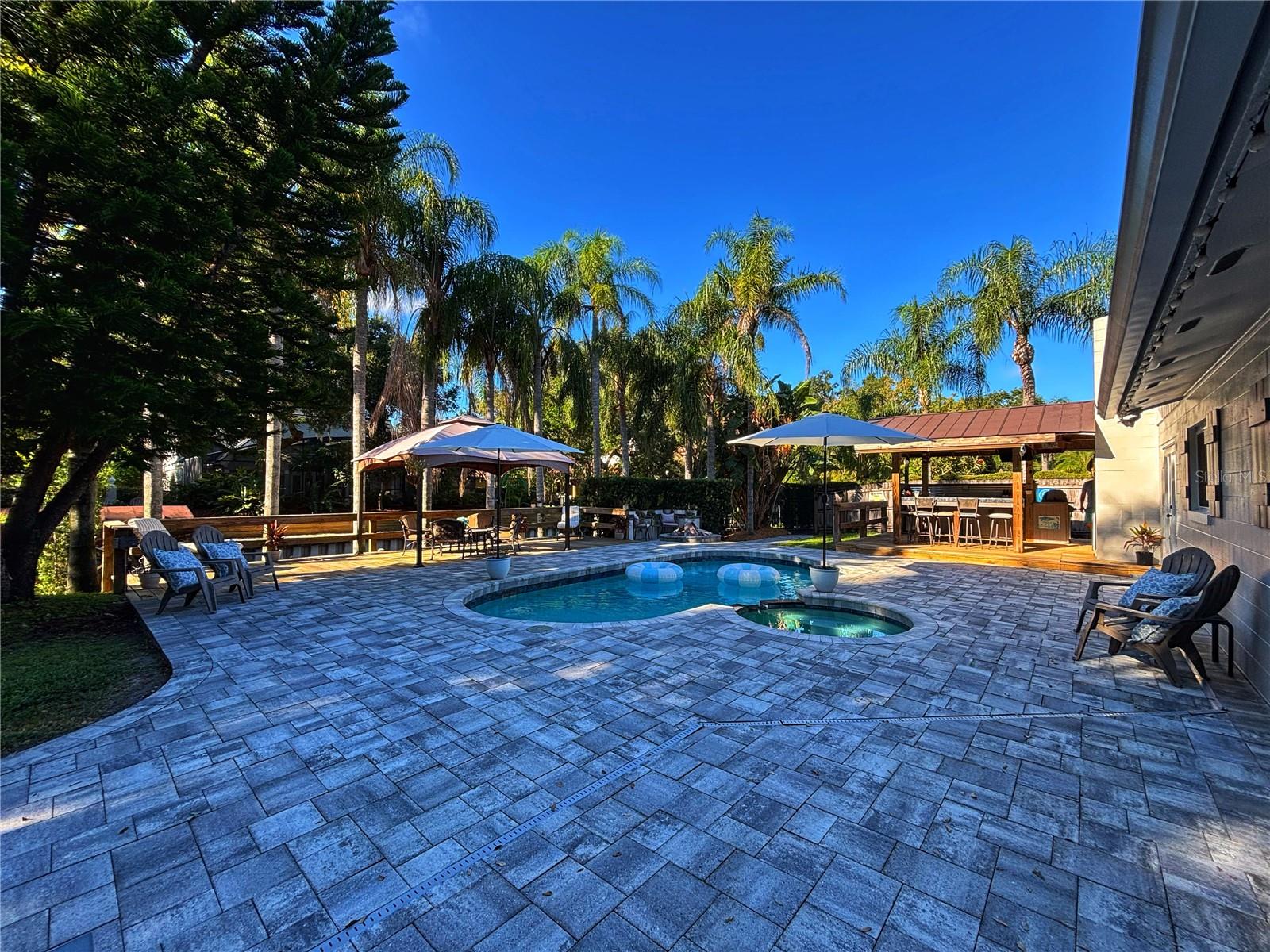 RIVER OAKS - Residential