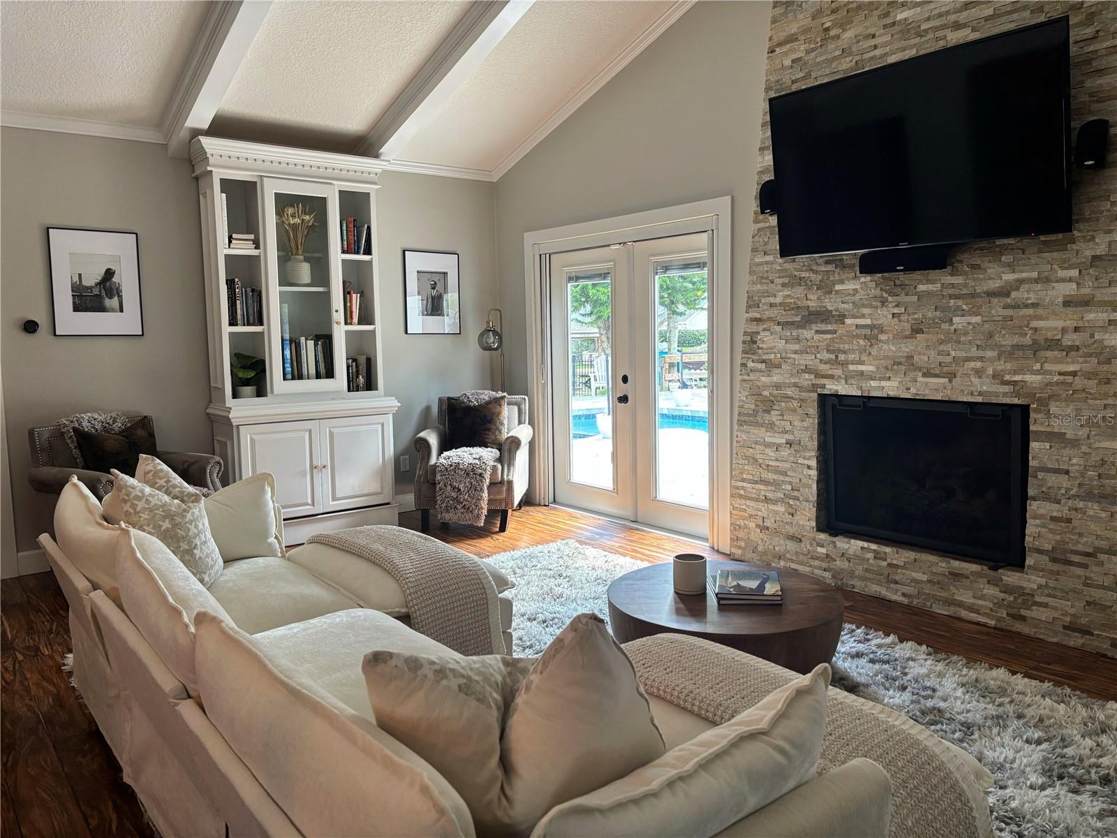 RIVER OAKS - Residential