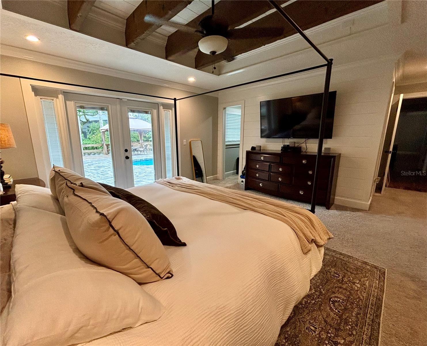 RIVER OAKS - Residential