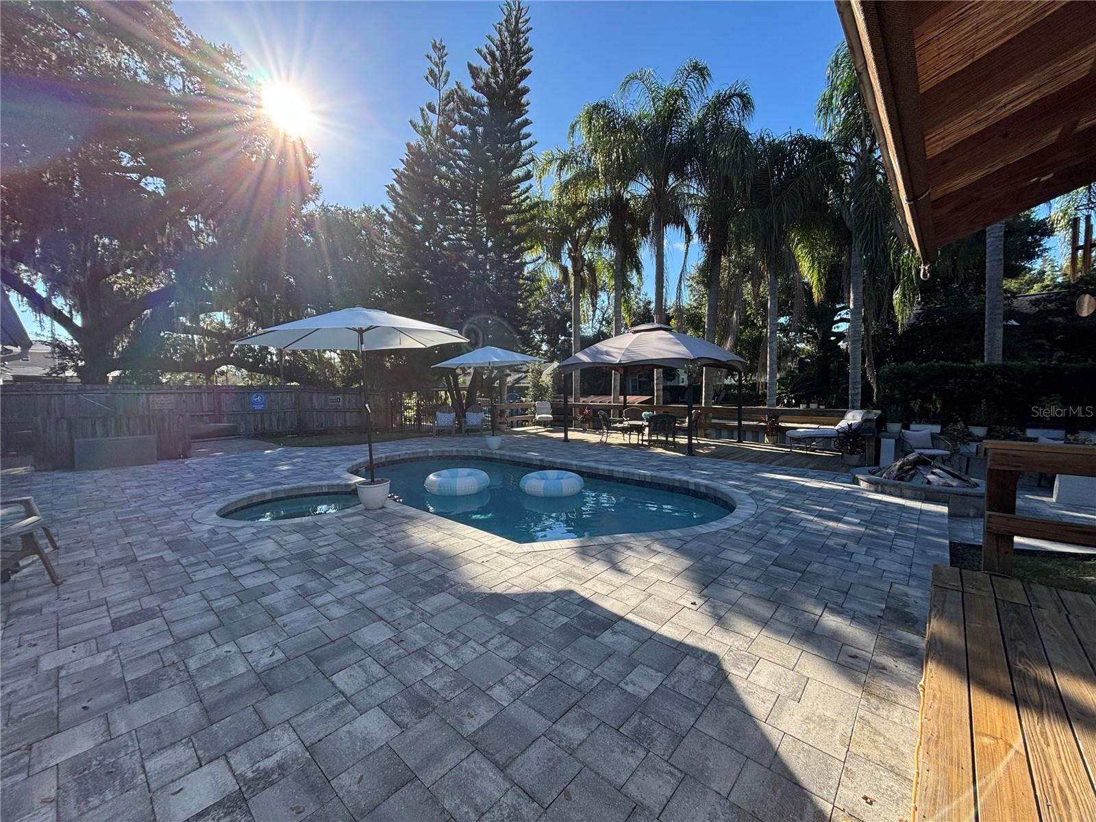 RIVER OAKS - Residential